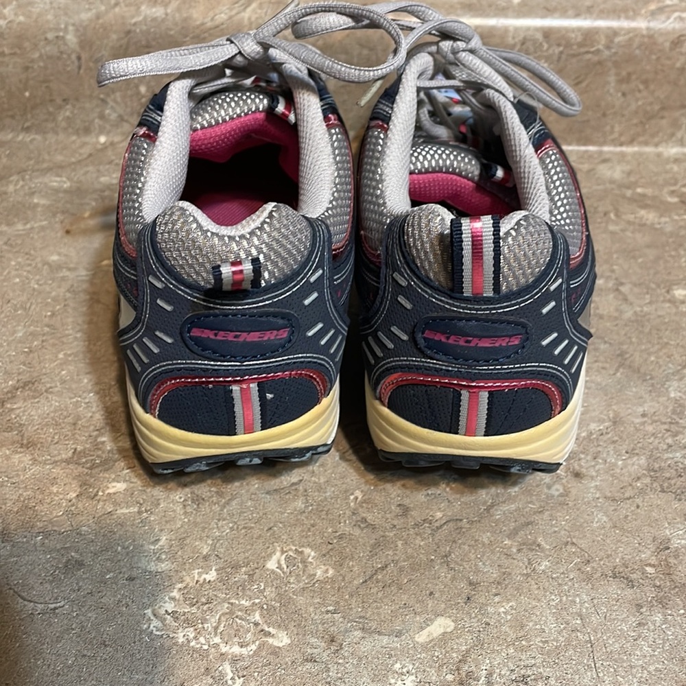 Skechers Size 8.5 Shape-Ups Sneakers - Picture 7 of 12